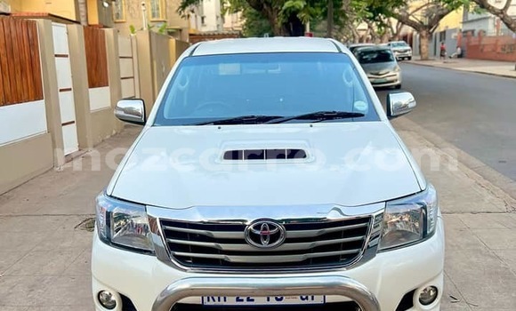Comprar Usado Toyota Hilux Branco Carro em Maputo em Maputo Comprar Usado Toyota Hilux Branco Carro em Maputo em Maputo