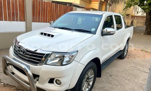Comprar Usado Toyota Hilux Branco Carro em Maputo em Maputo Comprar Usado Toyota Hilux Branco Carro em Maputo em Maputo