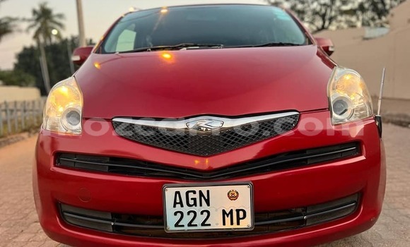Nunua Ilio tumika Toyota Ractis Nyekundu Gari ndani ya Maputo nchini Maputo