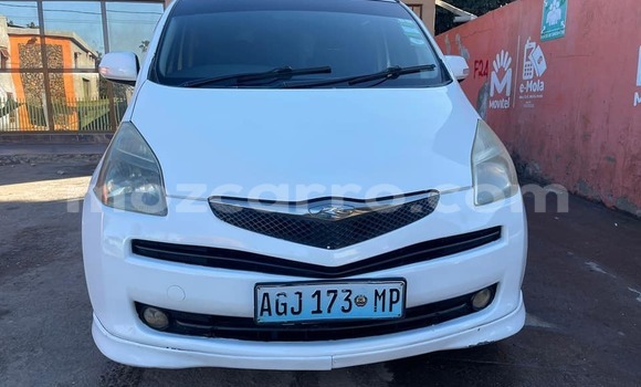 Comprar Usado Toyota Ractis Branco Carro em Maputo em Maputo