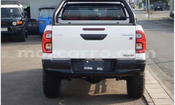 Buy Used Toyota Hilux Silver Car in Maputo in Maputo Buy Used Toyota Hilux Silver Car in Maputo in Maputo
