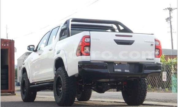 Buy Used Toyota Hilux Silver Car in Maputo in Maputo Buy Used Toyota Hilux Silver Car in Maputo in Maputo