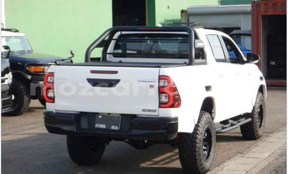 Buy Used Toyota Hilux Silver Car in Maputo in Maputo Buy Used Toyota Hilux Silver Car in Maputo in Maputo