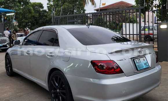 Comprar Usado Toyota Mark X Branco Carro em Maputo em Maputo
