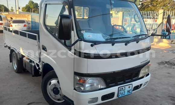 Nunua Ilio tumika Toyota Hiace Nyeupe Gari ndani ya Maputo nchini Maputo Nunua Ilio tumika Toyota Hiace Nyeupe Gari ndani ya Maputo nchini Maputo