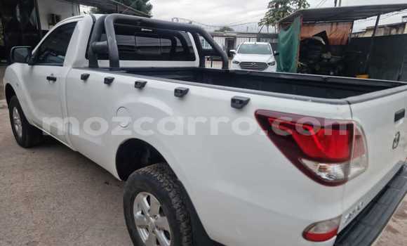 Comprar Usado Mazda BT-50 Branco Carro em Maputo em Maputo Comprar Usado Mazda BT-50 Branco Carro em Maputo em Maputo