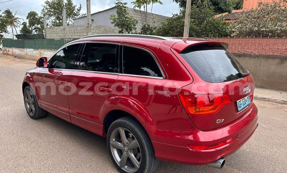 Tenga Tsaru Audi Q7 Tsvuku Mota in Maputo in Maputo Tenga Tsaru Audi Q7 Tsvuku Mota in Maputo in Maputo