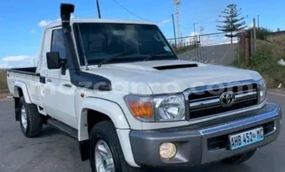 Comprar Usado Toyota Land Cruiser Branco Carro em Maputo em Maputo Comprar Usado Toyota Land Cruiser Branco Carro em Maputo em Maputo
