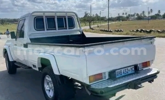 Nunua Ilio tumika Toyota Land Cruiser Nyeupe Gari ndani ya Maputo nchini Maputo Nunua Ilio tumika Toyota Land Cruiser Nyeupe Gari ndani ya Maputo nchini Maputo