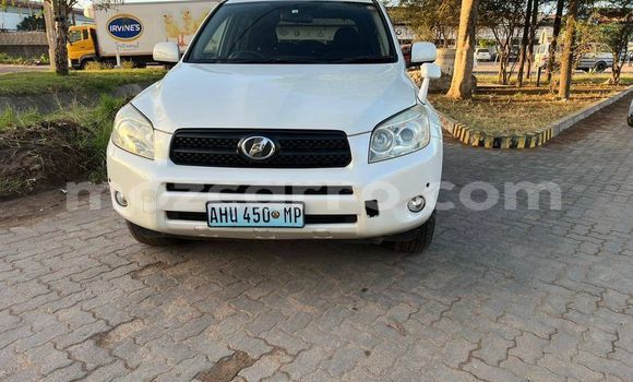 Buy Used Toyota RAV4 White Car in Maputo in Maputo Buy Used Toyota RAV4 White Car in Maputo in Maputo