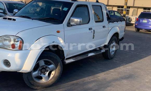 Tenga Tsaru Nissan Hardbody Chena Mota in Maputo in Maputo