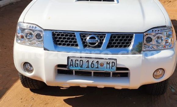 Tenga Tsaru Nissan Hardbody Chena Mota in Maputo in Maputo