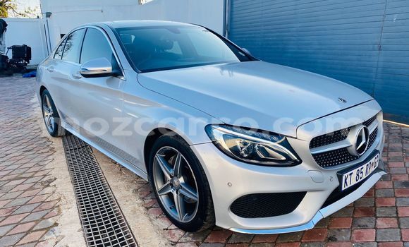 Tenga Tsaru Mercedes-Benz C-Classe Sirivha Mota in Maputo in Maputo