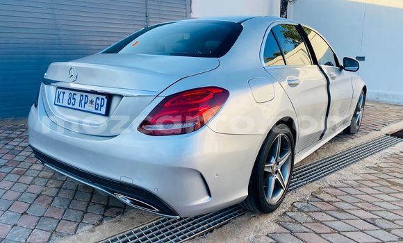 Nunua Ilio tumika Mercedes-Benz C-Classe Fedha Gari ndani ya Maputo nchini Maputo Nunua Ilio tumika Mercedes-Benz C-Classe Fedha Gari ndani ya Maputo nchini Maputo