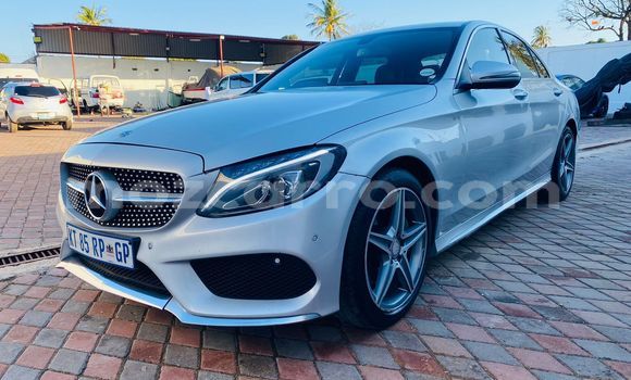 Nunua Ilio tumika Mercedes-Benz C-Classe Fedha Gari ndani ya Maputo nchini Maputo Nunua Ilio tumika Mercedes-Benz C-Classe Fedha Gari ndani ya Maputo nchini Maputo