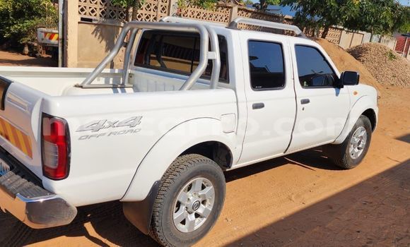 Buy Used Nissan Hardbody White Car in Maputo in Maputo Buy Used Nissan Hardbody White Car in Maputo in Maputo