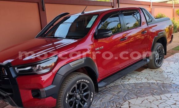 Nunua Ilio tumika Toyota Hiluxe Revo Nyekundu Gari ndani ya Maputo nchini Maputo