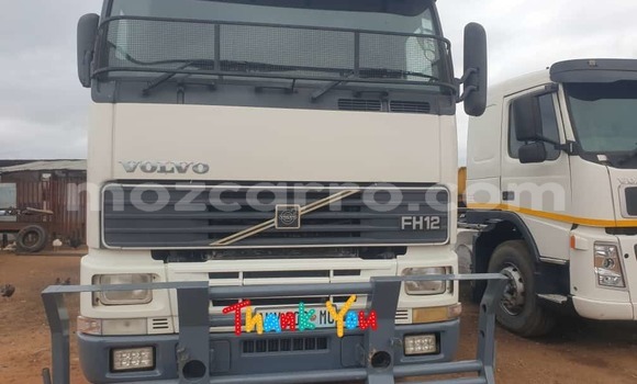 Nunua Ilio tumika Volvo F4 Nyeupe Lori ndani ya Maputo nchini Maputo Nunua Ilio tumika Volvo F4 Nyeupe Lori ndani ya Maputo nchini Maputo