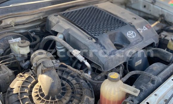 Nunua Ilio tumika Toyota Hilux Nyeupe Gari ndani ya Maputo nchini Maputo Nunua Ilio tumika Toyota Hilux Nyeupe Gari ndani ya Maputo nchini Maputo