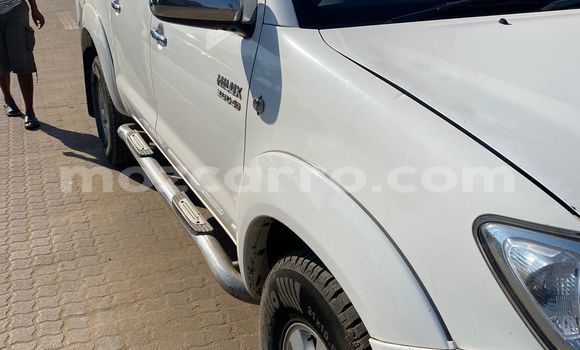 Nunua Ilio tumika Toyota Hilux Nyeupe Gari ndani ya Maputo nchini Maputo Nunua Ilio tumika Toyota Hilux Nyeupe Gari ndani ya Maputo nchini Maputo