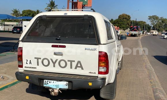 Nunua Ilio tumika Toyota Hilux Nyeupe Gari ndani ya Maputo nchini Maputo Nunua Ilio tumika Toyota Hilux Nyeupe Gari ndani ya Maputo nchini Maputo