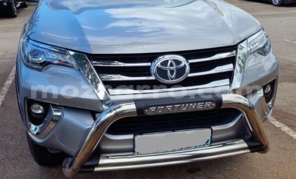 Nunua Ilio tumika Toyota Fortuner Fedha Gari ndani ya Maputo nchini Maputo Nunua Ilio tumika Toyota Fortuner Fedha Gari ndani ya Maputo nchini Maputo