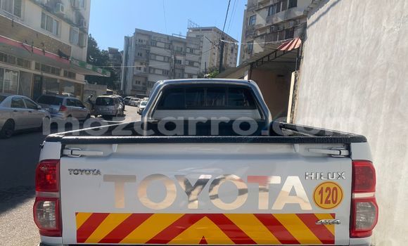 Tenga Tsaru Toyota Hilux Chena Mota in Maputo in Maputo Tenga Tsaru Toyota Hilux Chena Mota in Maputo in Maputo