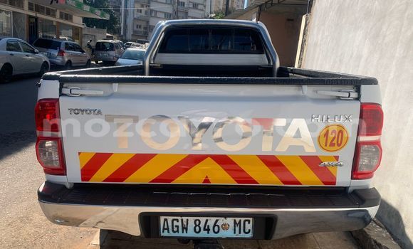 Tenga Tsaru Toyota Hilux Chena Mota in Maputo in Maputo Tenga Tsaru Toyota Hilux Chena Mota in Maputo in Maputo