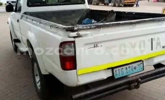Nunua Ilio tumika Toyota Hilux Nyeupe Gari ndani ya Maputo nchini Maputo Nunua Ilio tumika Toyota Hilux Nyeupe Gari ndani ya Maputo nchini Maputo