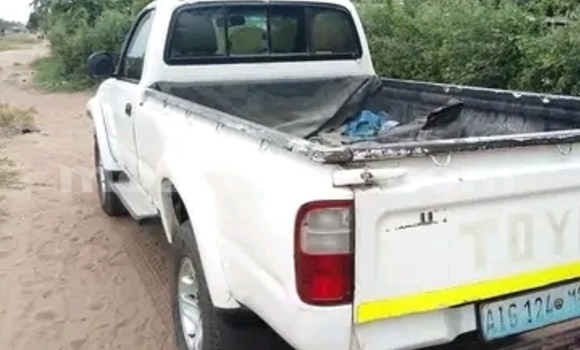 Nunua Ilio tumika Toyota Hilux Nyeupe Gari ndani ya Maputo nchini Maputo Nunua Ilio tumika Toyota Hilux Nyeupe Gari ndani ya Maputo nchini Maputo