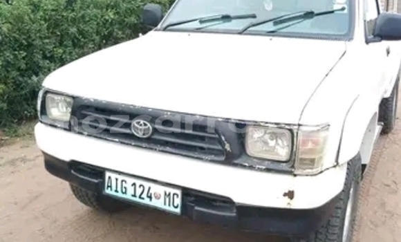 Nunua Ilio tumika Toyota Hilux Nyeupe Gari ndani ya Maputo nchini Maputo Nunua Ilio tumika Toyota Hilux Nyeupe Gari ndani ya Maputo nchini Maputo