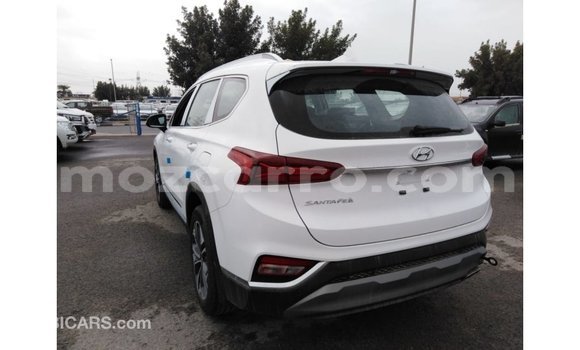 Buy Import Hyundai Santa Fe White Car in Import - Dubai in Cabo Delgado Buy Import Hyundai Santa Fe White Car in Import - Dubai in Cabo Delgado