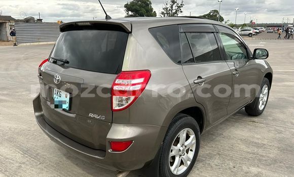 Nunua Ilio tumika Toyota RAV4 Fedha Gari ndani ya Maputo nchini Maputo Nunua Ilio tumika Toyota RAV4 Fedha Gari ndani ya Maputo nchini Maputo