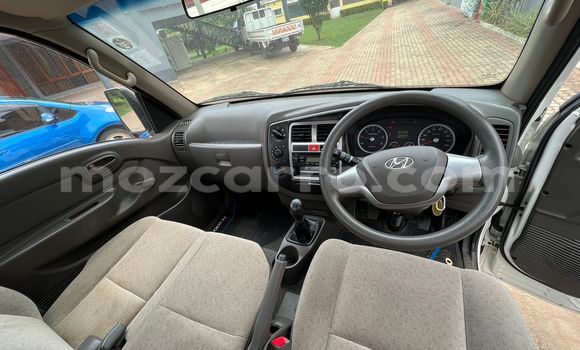 Comprar Usado Hyundai H1 Branco Carro em Maputo em Maputo Comprar Usado Hyundai H1 Branco Carro em Maputo em Maputo