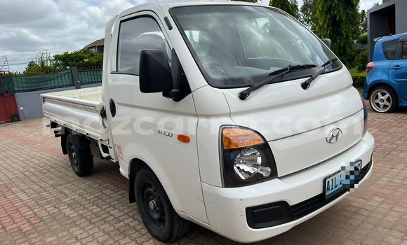 Comprar Usado Hyundai H1 Branco Carro em Maputo em Maputo Comprar Usado Hyundai H1 Branco Carro em Maputo em Maputo