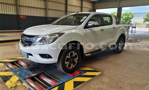Comprar Usado Mazda BT-50 Branco Carro em Maputo em Maputo