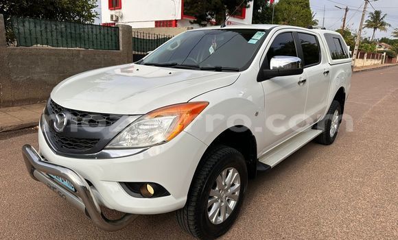 Nunua Ilio tumika Mazda BT-50 Nyeupe Gari ndani ya Maputo nchini Maputo Nunua Ilio tumika Mazda BT-50 Nyeupe Gari ndani ya Maputo nchini Maputo