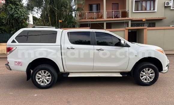 Nunua Ilio tumika Mazda BT-50 Nyeupe Gari ndani ya Maputo nchini Maputo Nunua Ilio tumika Mazda BT-50 Nyeupe Gari ndani ya Maputo nchini Maputo