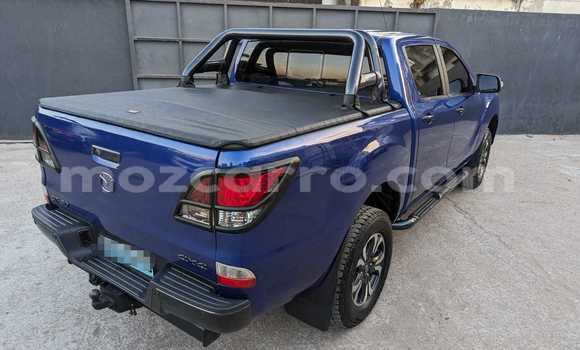 Comprar Usado Mazda BT-50 Azul Carro em Maputo em Maputo Comprar Usado Mazda BT-50 Azul Carro em Maputo em Maputo