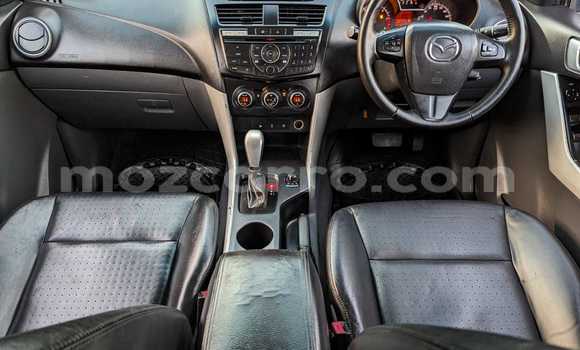 Comprar Usado Mazda BT-50 Azul Carro em Maputo em Maputo Comprar Usado Mazda BT-50 Azul Carro em Maputo em Maputo