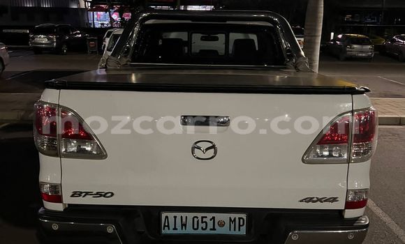 Comprar Usado Mazda BT-50 Branco Carro em Maputo em Maputo Comprar Usado Mazda BT-50 Branco Carro em Maputo em Maputo