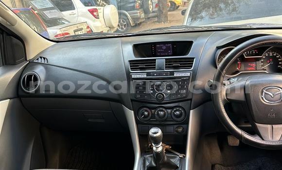 Nunua Ilio tumika Mazda BT-50 Bluu Gari ndani ya Maputo nchini Maputo Nunua Ilio tumika Mazda BT-50 Bluu Gari ndani ya Maputo nchini Maputo