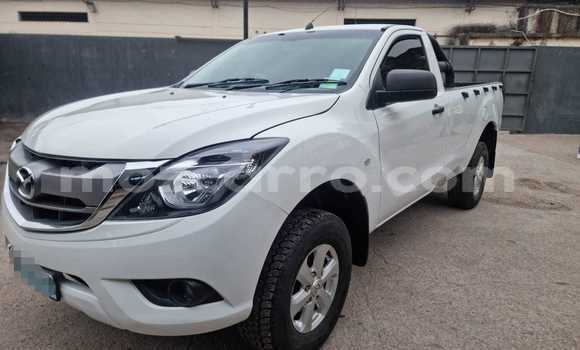 Nunua Ilio tumika Mazda BT-50 Nyeupe Gari ndani ya Maputo nchini Maputo Nunua Ilio tumika Mazda BT-50 Nyeupe Gari ndani ya Maputo nchini Maputo