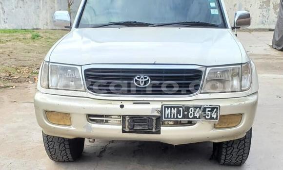 Nunua Ilio tumika Toyota Land Cruiser Nyeupe Gari ndani ya Maputo nchini Maputo Nunua Ilio tumika Toyota Land Cruiser Nyeupe Gari ndani ya Maputo nchini Maputo