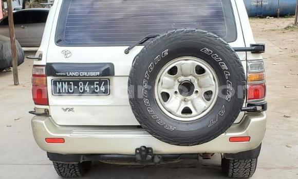 Nunua Ilio tumika Toyota Land Cruiser Nyeupe Gari ndani ya Maputo nchini Maputo Nunua Ilio tumika Toyota Land Cruiser Nyeupe Gari ndani ya Maputo nchini Maputo