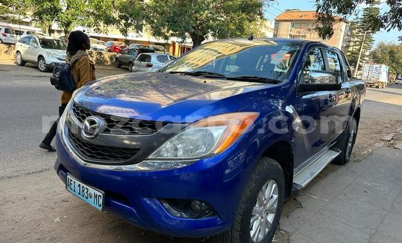Nunua Ilio tumika Mazda BT-50 Bluu Gari ndani ya Maputo nchini Maputo
