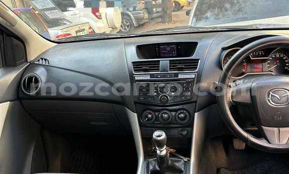 Nunua Ilio tumika Mazda BT-50 Bluu Gari ndani ya Maputo nchini Maputo Nunua Ilio tumika Mazda BT-50 Bluu Gari ndani ya Maputo nchini Maputo