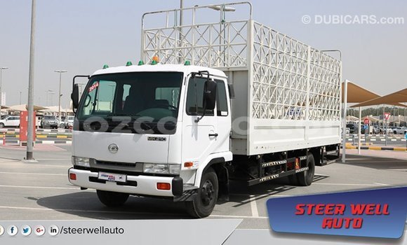 Nunua Imported Nissan 350Z Nyeupe Gari ndani ya Import - Dubai nchini Cabo Delgado Nunua Imported Nissan 350Z Nyeupe Gari ndani ya Import - Dubai nchini Cabo Delgado