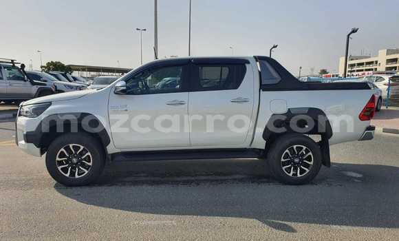 Buy Used Toyota HiAce White Truck in Quelimane in Zambezia Buy Used Toyota HiAce White Truck in Quelimane in Zambezia