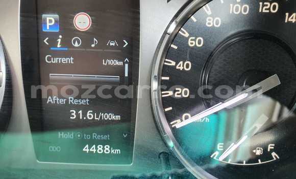 Buy Used Toyota HiAce White Truck in Quelimane in Zambezia Buy Used Toyota HiAce White Truck in Quelimane in Zambezia